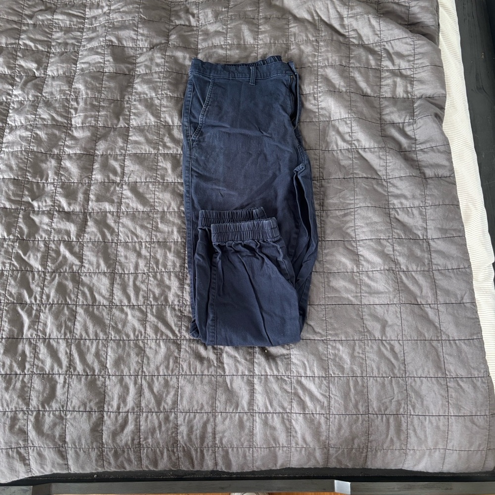 Amazon Essentials Men's Dark Blue Chinos